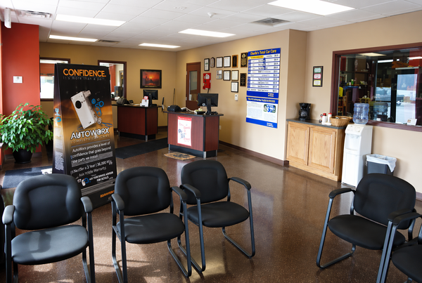 Tuffy Auto Service Center’s Certified Technicians Fort Wayne, Indiana 