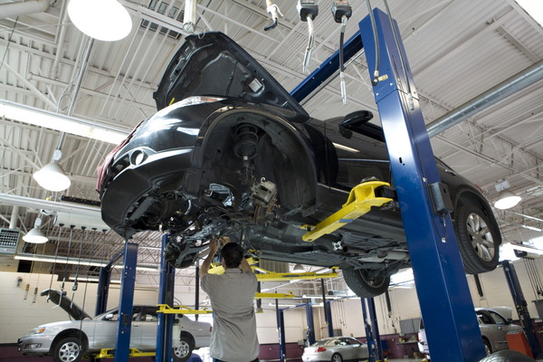 Tuffy Auto Service Center’s Certified Technicians Holland, Michigan 