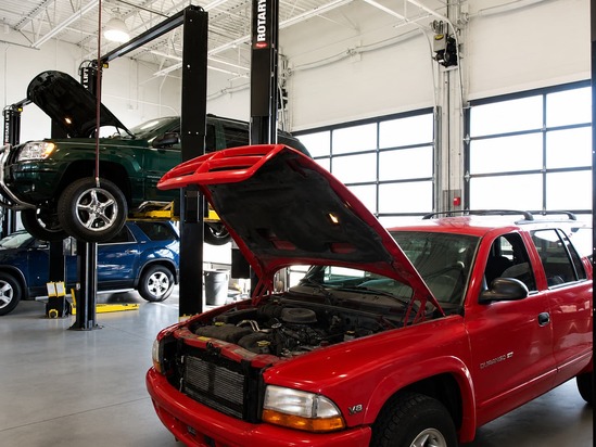 Tuffy Auto Service Center’s Certified Technicians Elgin, Illinois