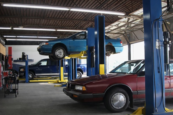 Tuffy Auto Service Center’s Certified Technicians Elyria, Ohio 