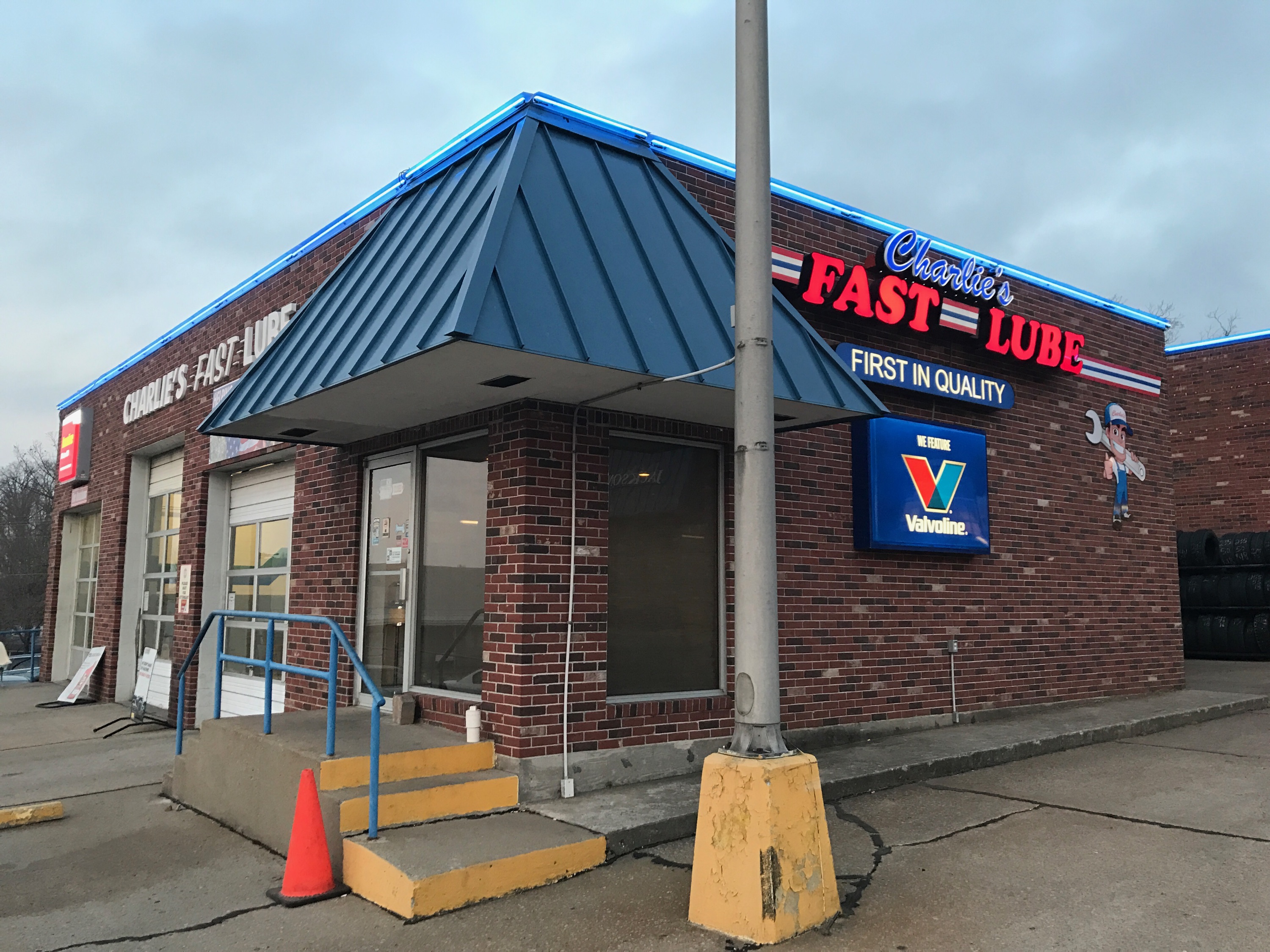 Charlie's Fast Lube Jackson MO