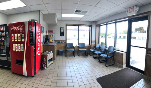 Mike's In Out Oil Change Alexandria MN