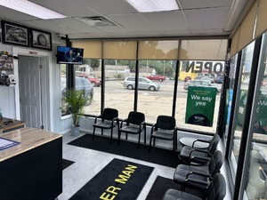 Muffler Man Lobby 
