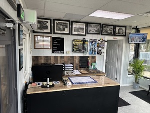 Muffler Man Lobby w 